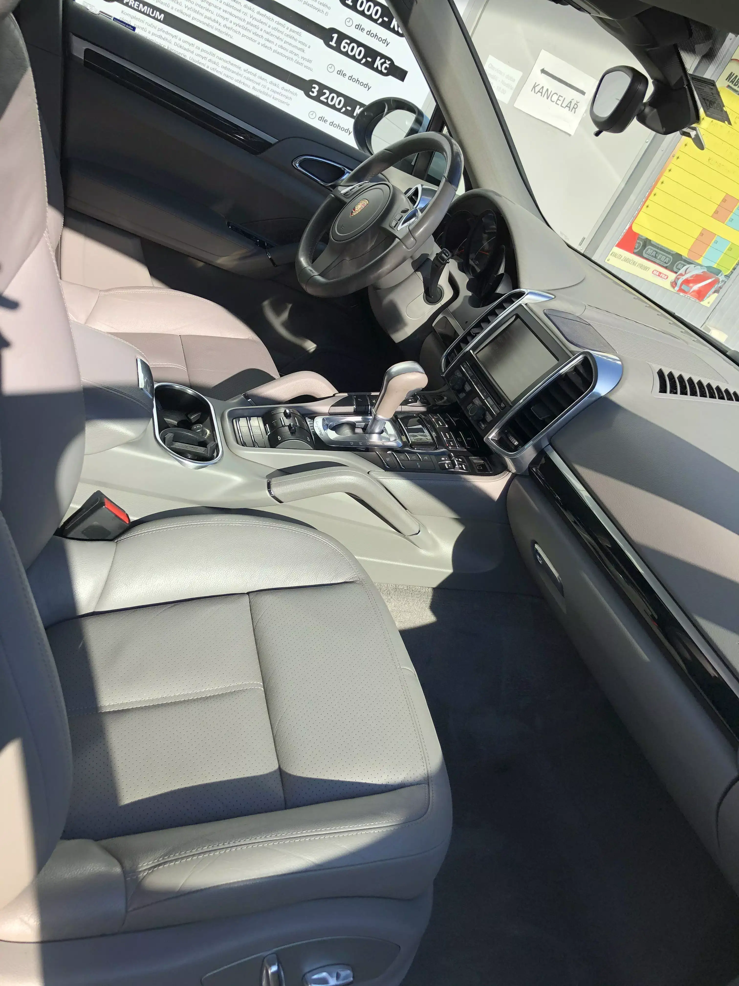 Porsche Cayenne-3